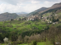 Il paese di San Romano, nella foto in alto sulla sinistra, la Fortezza delle Verrucole - veduta da Sillicagnana